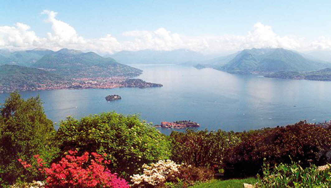 panoramaLagoMaggiore