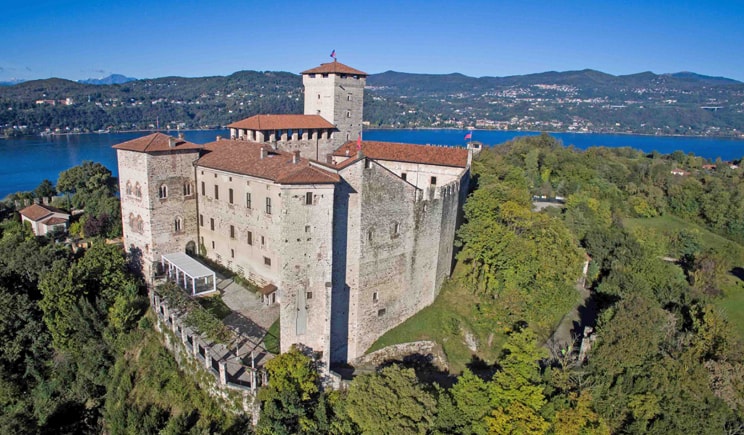grandi giardini italiani Rocca di Angera min