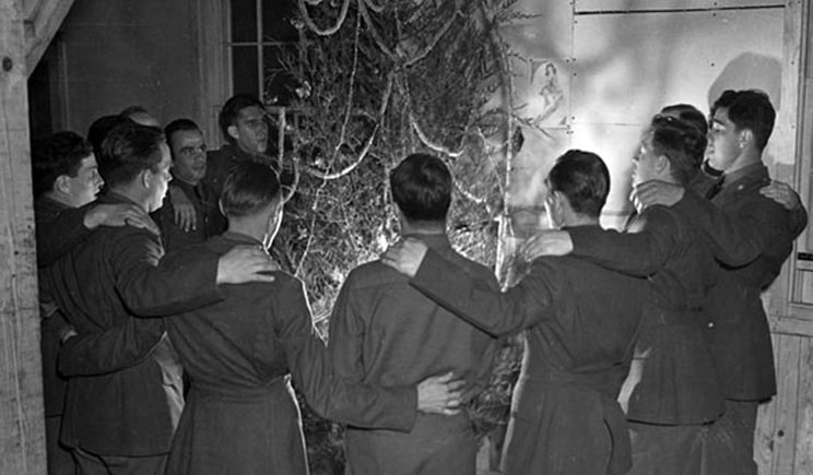 natale albero guerra new min