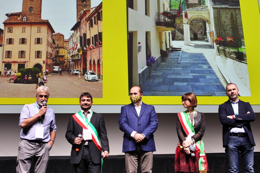 comuni fioriti 2021 Communities in Bloom Comuni Ingria a sx e Alba a dx min