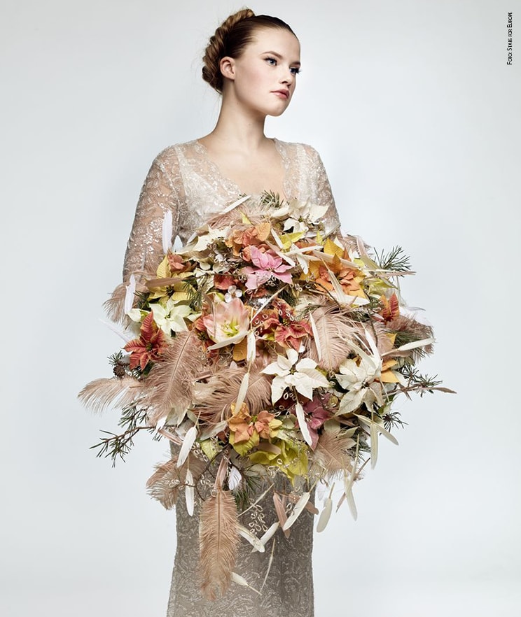 poinsettia winter bride 2019 bouquet foto copyright Stars for Europe min