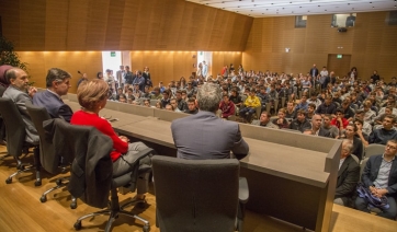 Il viceministro dell&rsquo;Agricoltura Andrea Olivero incontra gli studenti della Scuola Minoprio