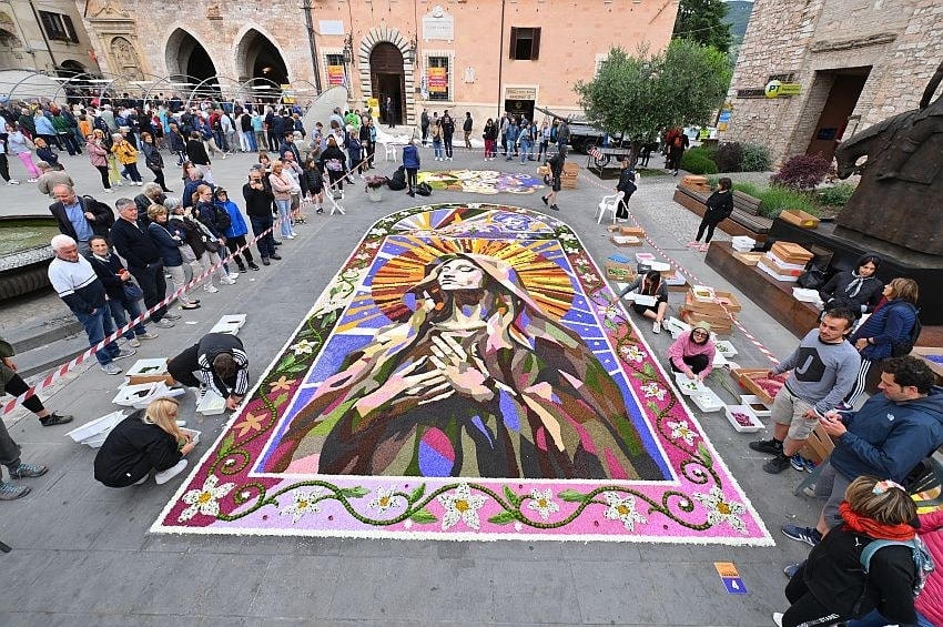 Il 21 e 22 Giugno 2025 a Spello le Infiorate del Corpus Domini nell’anno del Giubileo della Speranza