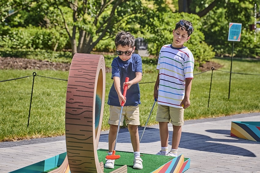 Estate americana: un minigolf a tema “meraviglie del bosco” per imparare giocando
