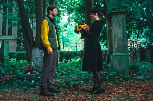 Donare fiori agli uomini è ancora un tabù: dalla Germania uno spot che invita a superarlo